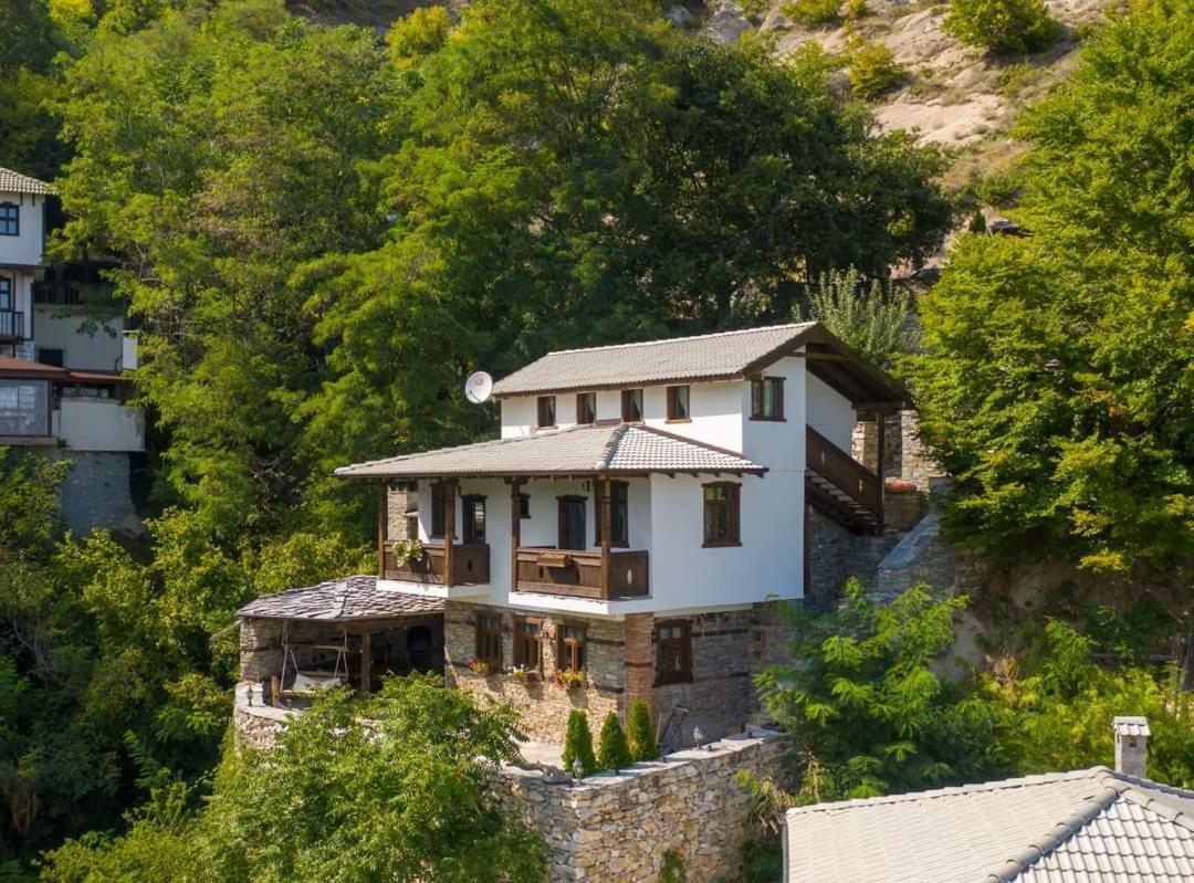 Yancheva Guest House Делчево Екстериор снимка
